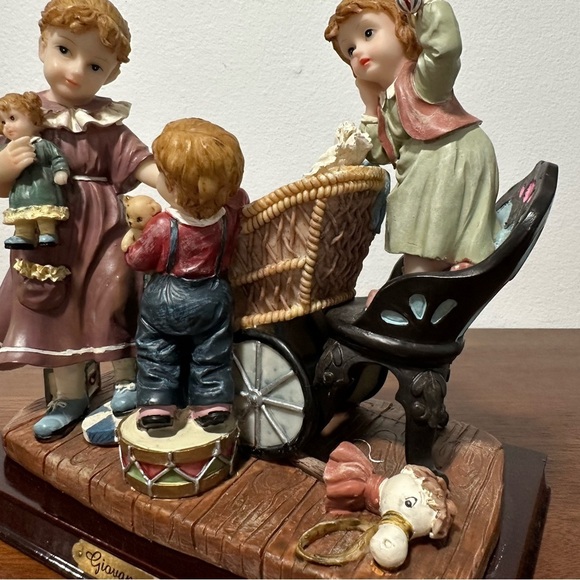 Giovanni Collection Figurine Three Children Playing - Picture 2 of 9